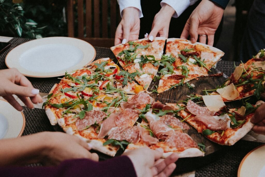 How to Host a Pizza Party: Recipes and Decor Ideas